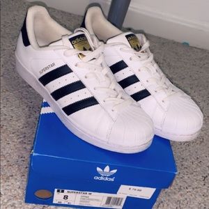 Adidas superstars